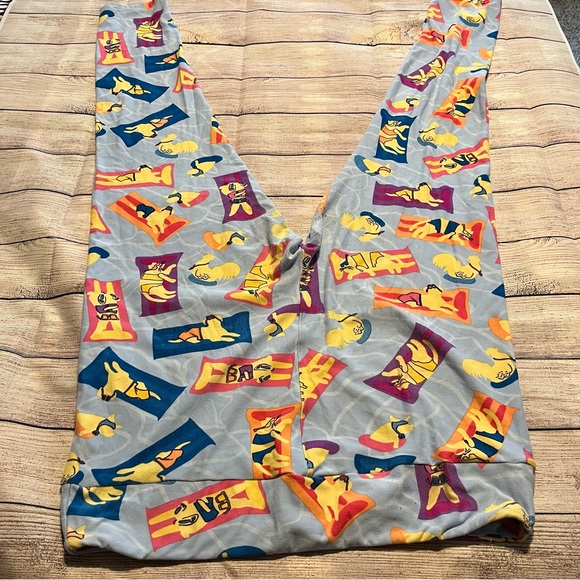 Animals on Pool Rafts, Cats, Dogs, Super Soft & Comfy LulaRoe TC 2 Leggings - Picture 5 of 9